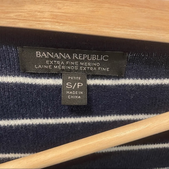 Banana Republic Women Merino Wool Sweater - Picture 4 of 5